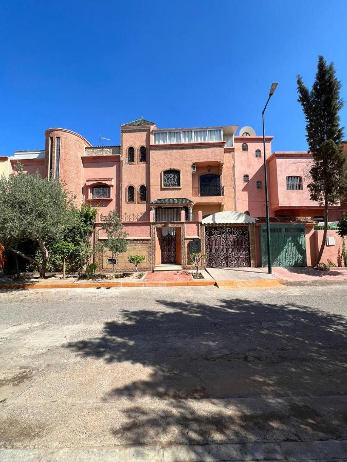 Marrakech Art Apartment มาร์ราเกช ภายนอก รูปภาพ